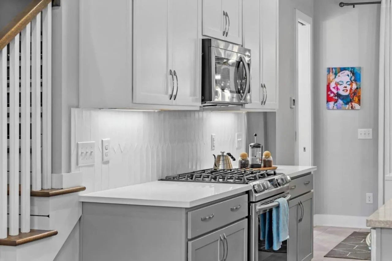 City Heights - Broadway Designer Condo Nashville